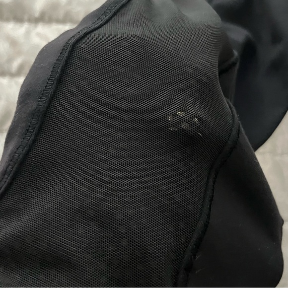 Lululemon Cropped Side Pocket Mesh Leggings Size 4 - Picture 4 of 7